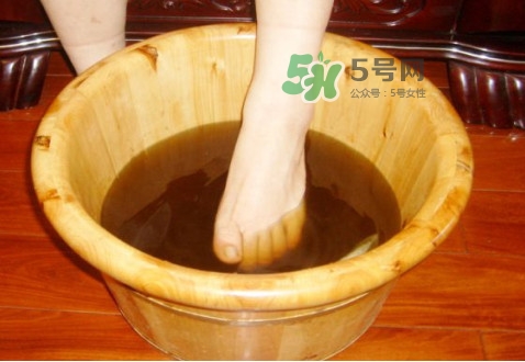 生姜泡腳怎么弄？生姜泡腳要去皮嗎