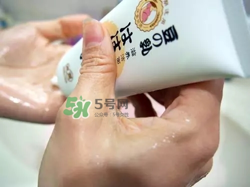 親潤(rùn)孕婦護(hù)膚品怎么樣？親潤(rùn)豆乳補(bǔ)水系列好用嗎？