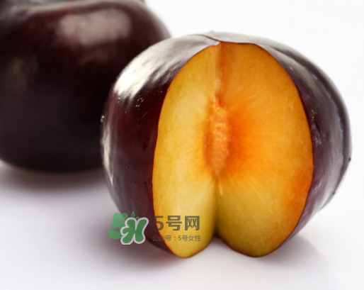 黑布李多少錢一斤？黑布李和紅布李哪個貴？