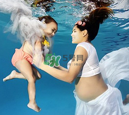 家里有寵物狗對(duì)孕婦好嗎？懷孕了家里有寵物要緊嗎？