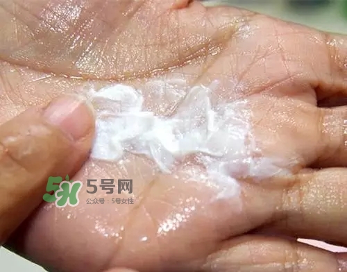 親潤(rùn)孕婦護(hù)膚品怎么樣？親潤(rùn)豆乳補(bǔ)水系列好用嗎？