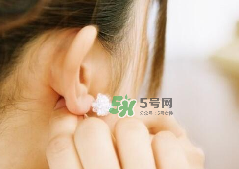 8月份可以打耳洞嗎？八月份可以打耳洞嗎？