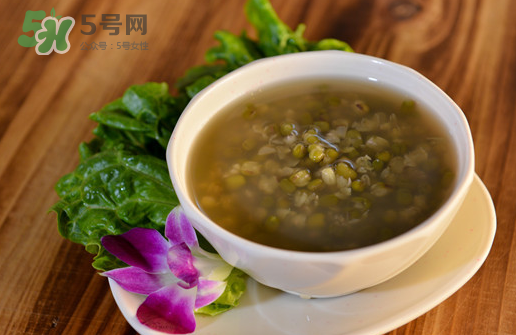 雞蛋和綠豆湯能一起吃嗎？綠豆湯可以和雞蛋一起吃嗎？