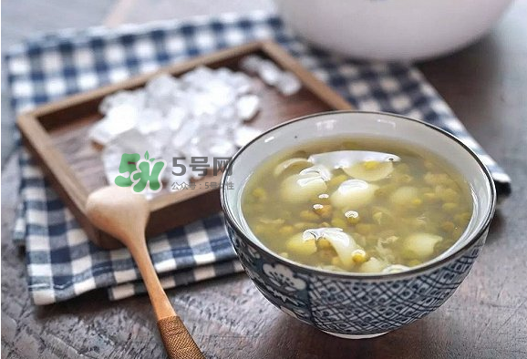 綠豆湯和西瓜可以同時(shí)吃嗎？綠豆湯可以和西瓜一起吃嗎？