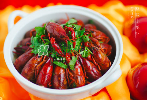 麻辣小龍蝦和西瓜能一起吃嗎？麻辣小龍蝦和西瓜一起吃會(huì)中毒嗎？