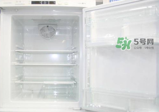冰箱夏天溫度應(yīng)該調(diào)到幾檔？冰箱里面冰太多怎么辦