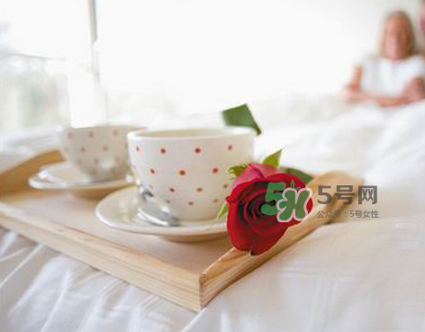坐月子吃素應(yīng)該吃什么？吃素坐月子怎么坐？