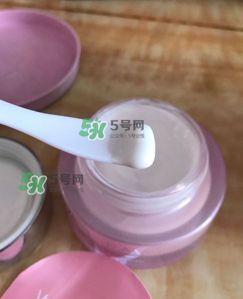 溫碧泉素顏霜好用嗎？溫碧泉素顏霜多少錢？