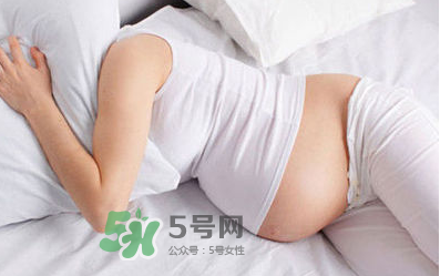 頭胎有妊娠線二胎沒有是因?yàn)閷殞毿詣e不一樣嗎？