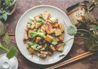 隔夜菜放冰箱能吃嗎？吃隔夜菜有哪些危害？