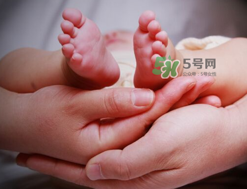 八月份坐月子可以開(kāi)空調(diào)嗎？8月份坐月子可以開(kāi)空調(diào)嗎？