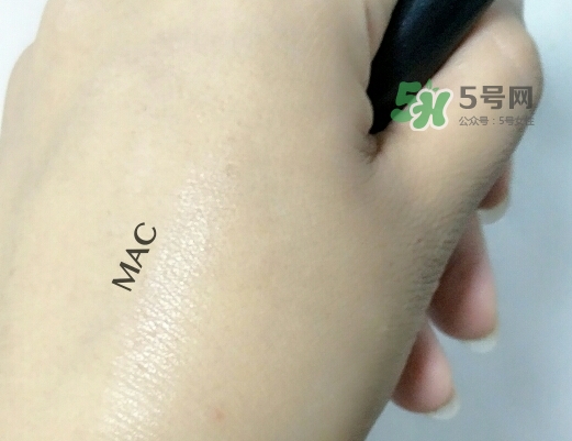 mac唇部打底膏怎么用？mac唇部打底使用方法