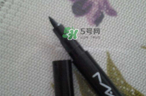 mac眼線液筆怎么用？mac魅可眼線液筆使用方法