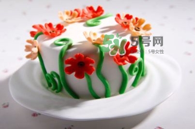 翻糖蛋糕師為什么那么火？翻糖蛋糕為何被稱為天價蛋糕