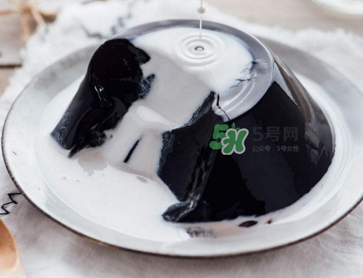 燒仙草里一般加什么？燒仙草為什么叫燒仙草