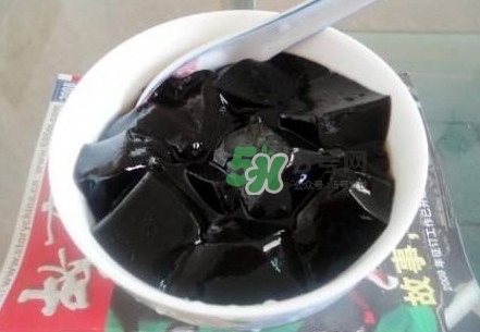 燒仙草是黑涼粉嗎？燒仙草和黑涼粉的區(qū)別