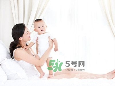 產(chǎn)后憂郁是這樣來的！這些話絕對別對新手媽媽說！