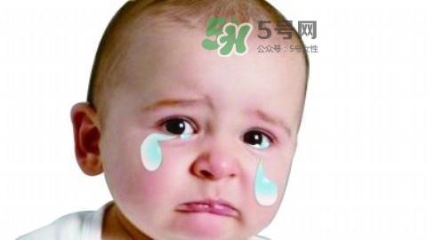 新手爸媽必看，七天教小嬰兒戒夜奶一覺到天亮