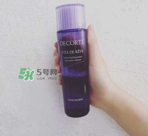 德妃紫蘇水和黛珂紫蘇水哪個(gè)好？德妃紫蘇水和黛珂紫蘇水對(duì)比