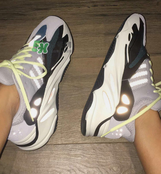 yeezy runner 700多少錢？侃爺復(fù)古跑鞋專柜價格
