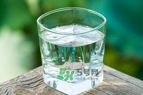 蘇打水什么時候喝最好？蘇打水什么人不能喝