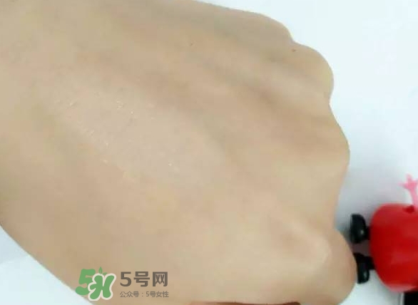 玫珂菲水粉霜怎么樣？玫珂菲全新雙用水粉霜好用嗎？