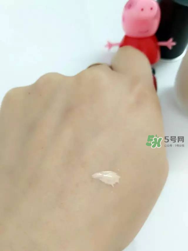 玫珂菲水粉霜怎么樣？玫珂菲全新雙用水粉霜好用嗎？