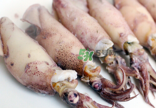 魷魚仔怎么清洗圖解？小魷魚怎么清洗？