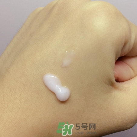 cerave pm乳可以白天用嗎？cerave pm乳白天用會變黑嗎