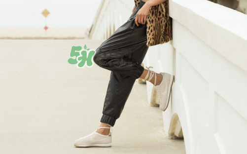 alc與nike cortez聯(lián)名在哪買？alc與耐克阿甘鞋聯(lián)名哪里有賣的？