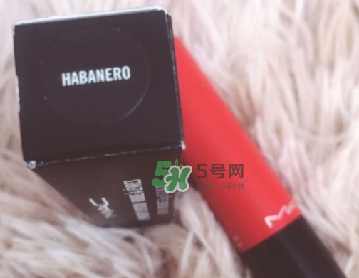 mac魅可立體凝彩唇膏怎么用？魅可立體凝彩唇膏真假辨別