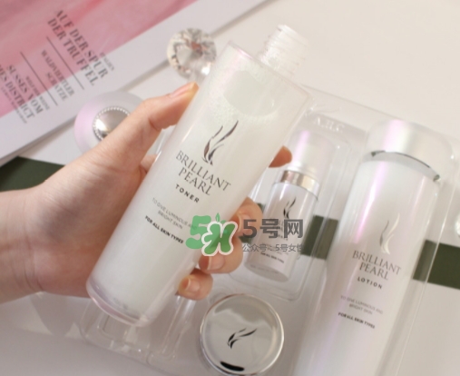 ahc珍珠美白水乳套盒有什么？ahc珍珠美白水乳套裝價(jià)格
