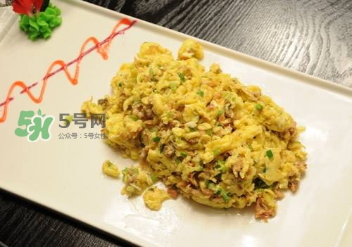 順產(chǎn)前做什么運(yùn)動(dòng)生得快？順產(chǎn)前吃什么有助分娩？