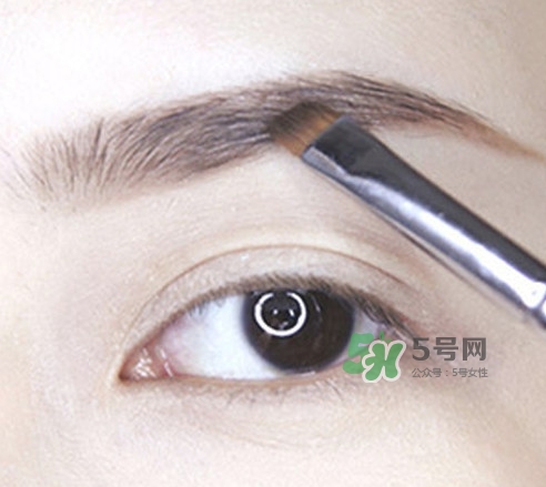 煙熏妝怎么畫？煙熏妝的畫法步驟圖解