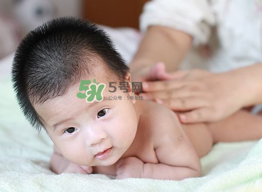 寶寶用爽身粉有危害嗎？爽身粉對(duì)寶寶有什么危害？