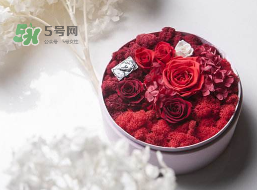 送永生花代表什么？一個男孩送自己永生花是什么意思？