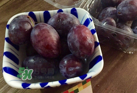 新鮮西梅好吃嗎？新鮮西梅什么味道