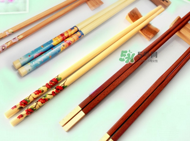 木筷子可以放消毒柜嗎？木筷子和竹筷子哪個好