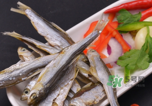 刁子魚是秋刀魚嗎？刁子魚是海魚嗎？
