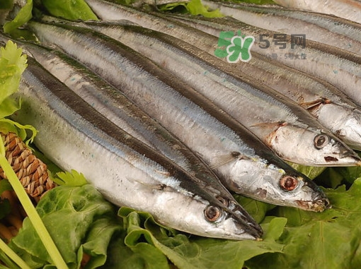 秋刀魚怎么烤好吃？用烤箱烤秋刀魚多少溫度合適