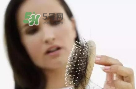 產(chǎn)后掉頭發(fā)很厲害怎么辦？產(chǎn)后掉頭發(fā)吃什么好？
