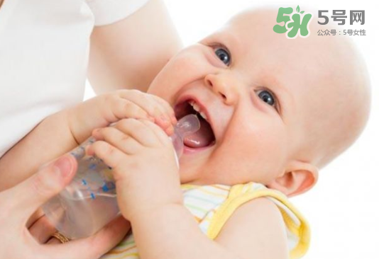 母乳和奶粉能混在一起吃嗎？母乳和奶粉混合喂養(yǎng)好嗎？