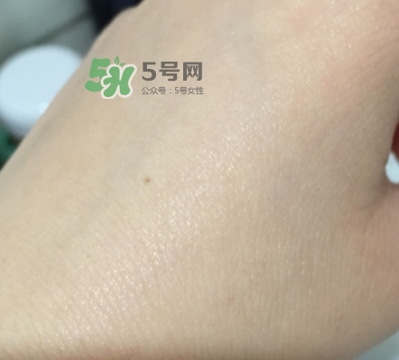 綠寶瓶和小黑瓶哪個好？綠寶瓶和小黑瓶對比