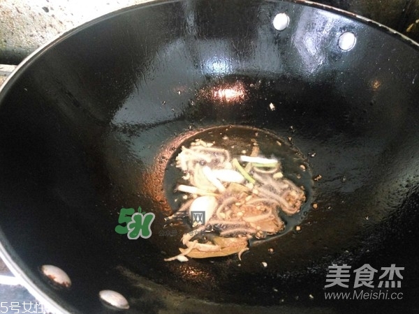 金鯧魚是海魚嗎？金鯧魚的刺多嗎？