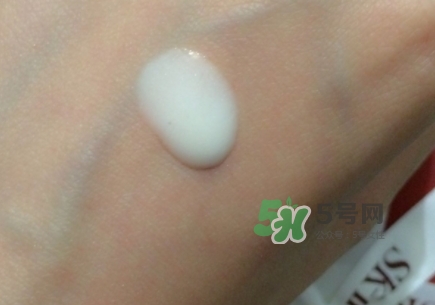 神仙水和小燈泡哪個(gè)好？神仙水和小燈泡使用順序