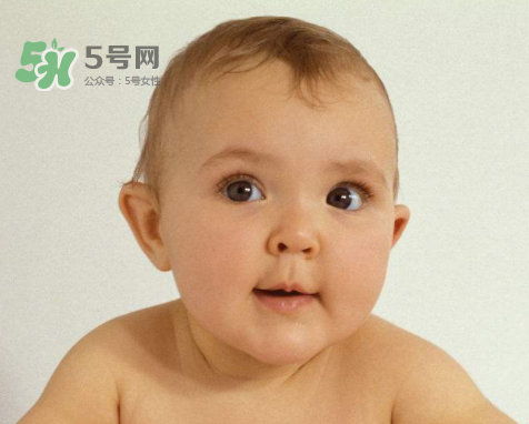 寶寶近視有什么癥狀？寶寶近視有什么表現(xiàn)？