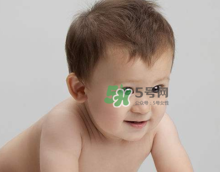寶寶近視有什么癥狀？寶寶近視有什么表現(xiàn)？