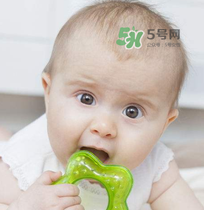 寶寶近視有什么癥狀？寶寶近視有什么表現(xiàn)？
