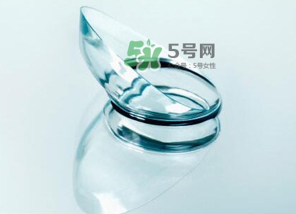 隱形眼鏡日拋是什么意思？隱形眼鏡干了泡開還能用嗎