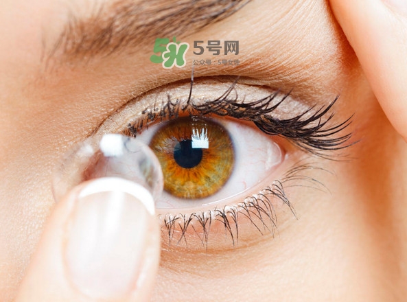 隱形眼鏡日拋是什么意思？隱形眼鏡干了泡開還能用嗎